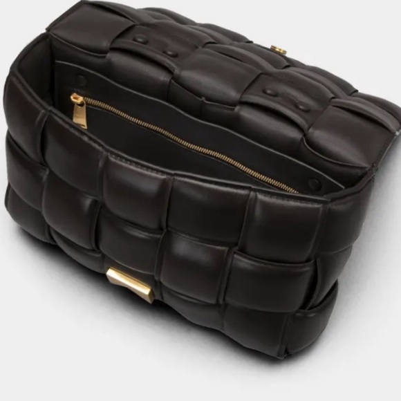 Bottega Veneta Chain Casette Intrecciato Bag - Picture 4 of 10